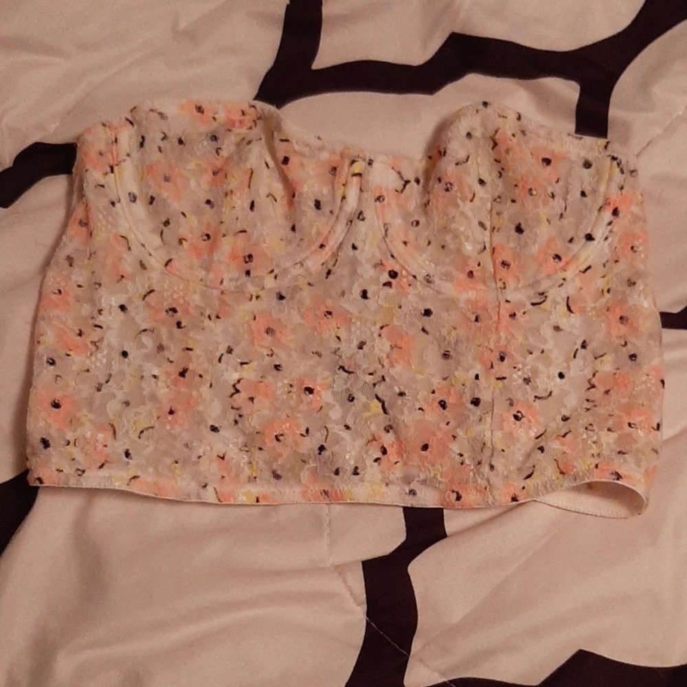 Crop top - Picture 2 of 3